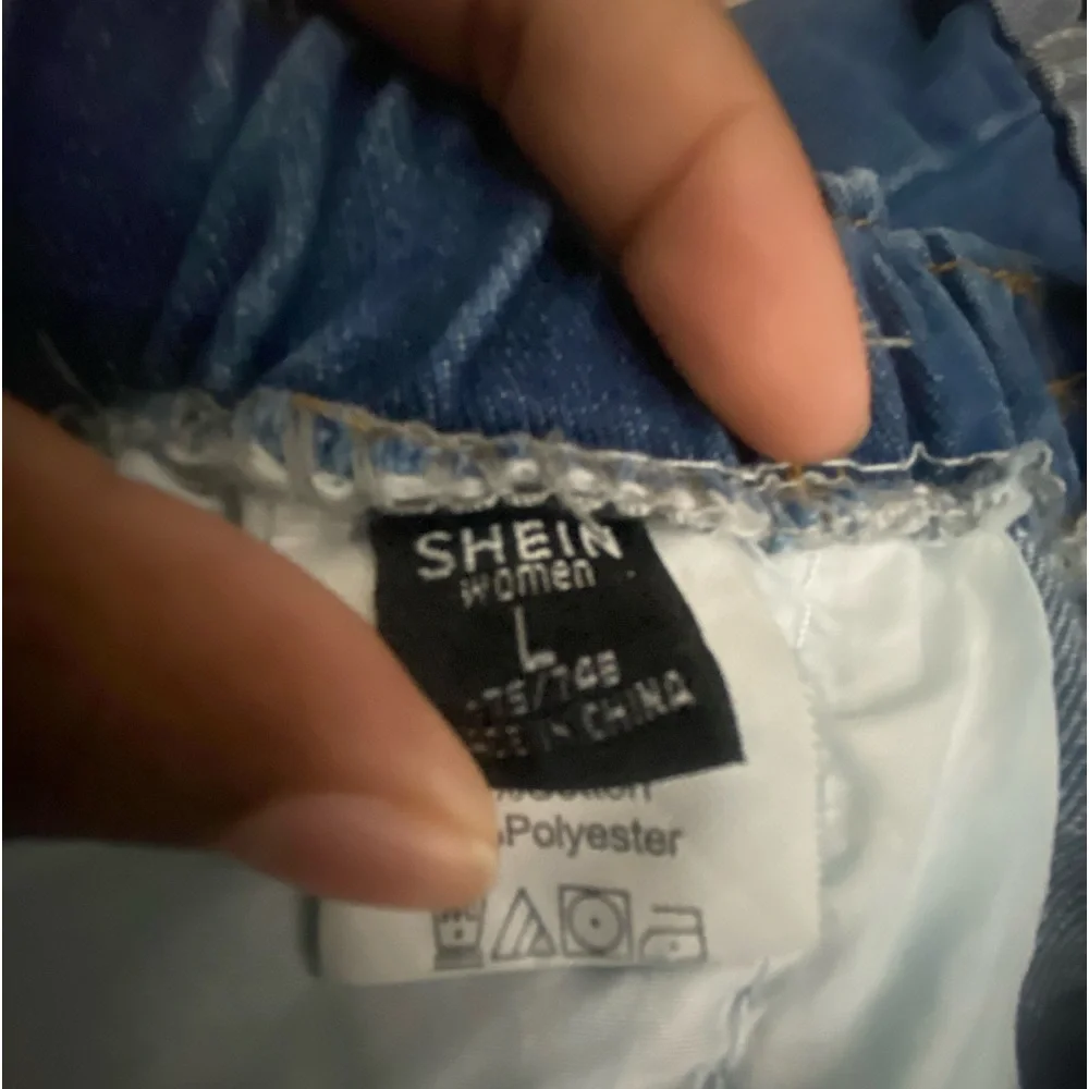 Scrunch waist jean shorts - Picture 3 of 3